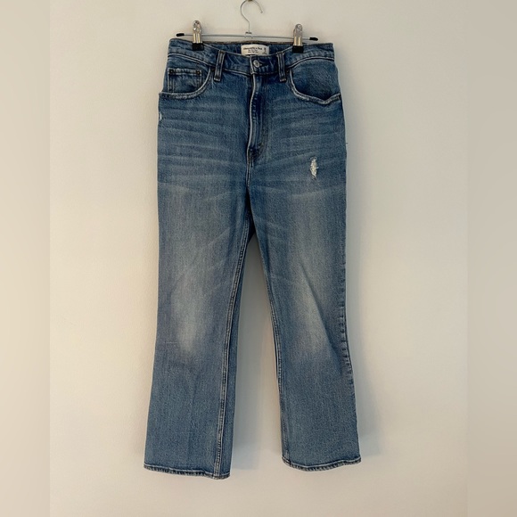 Abercrombie & Fitch The Kick Flare Ultra High Rise Jeans, Size 26 / 2 - Picture 1 of 5